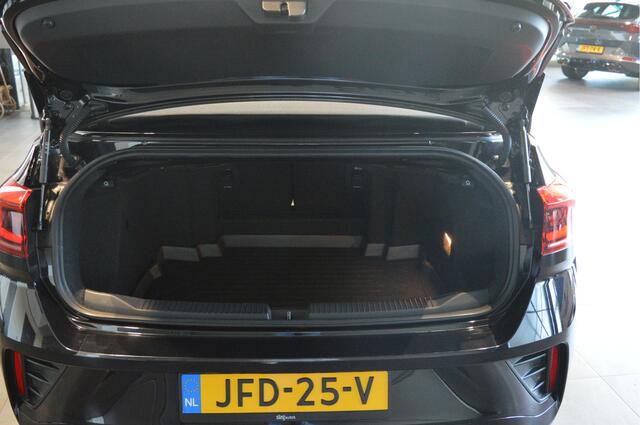 Volkswagen T-Roc Cabrio 1.5 TSI 3X R-Line Black Style navi camera trekhaak 19 inch !!