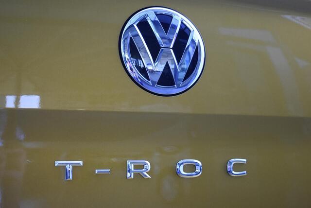 Volkswagen T-Roc 1.5 TSI achteruitrijcamera, advance pakket, car net online dienst 36 mnd, diefstalalarm, digitale radio-ontvangst, executive pakket, grootlichtassistent, inbouw via individual, lane assist, media control & app connect, navigatie 'discover media', panorama