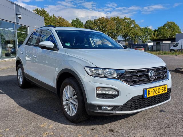 Volkswagen T-Roc 1.0 TSI 116pk Style Executive | Navi | Apple Carplay+Android Auto | Clima | Adap.Cruise | Stoelverwarming | Pdc V+A | Rijstrook+Licht+Regensensor | Mistlampen | 16''lm | Trekhaak