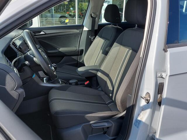 Volkswagen T-Roc 1.0 TSI 116pk Style Executive | Navi | Apple Carplay+Android Auto | Clima | Adap.Cruise | Stoelverwarming | Pdc V+A | Rijstrook+Licht+Regensensor | Mistlampen | 16''lm | Trekhaak
