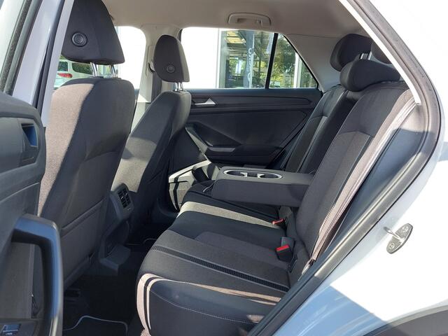 Volkswagen T-Roc 1.0 TSI 116pk Style Executive | Navi | Apple Carplay+Android Auto | Clima | Adap.Cruise | Stoelverwarming | Pdc V+A | Rijstrook+Licht+Regensensor | Mistlampen | 16''lm | Trekhaak