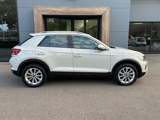 Volkswagen T-Roc 1.5 TSI 150pk DSG Style Carplay | Camera | Keyless | Elek. Achterklep | Rijklaar incl. garantie