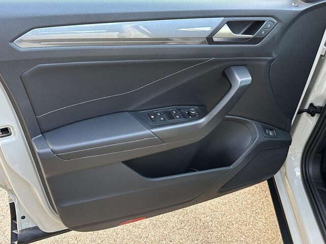 Volkswagen T-Roc 1.5 TSI 150pk DSG Style Carplay | Camera | Keyless | Elek. Achterklep | Rijklaar incl. garantie