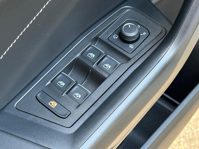 Volkswagen T-Roc 1.5 TSI 150pk DSG Style Carplay | Camera | Keyless | Elek. Achterklep | Rijklaar incl. garantie