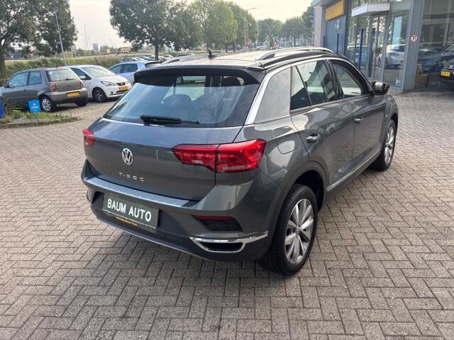 Volkswagen T-Roc 1.0 TSI STYLE 115PK NAVI LMV PDC TWOTONE