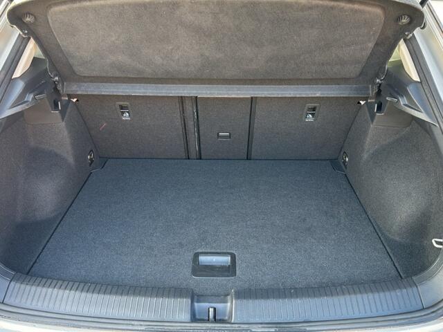 Volkswagen T-Roc 1.5 TSI DSG STYLE PANO-DAK/TREKHAAK/CAMERA/LEDER/MEMORY/BEATS/NAVI