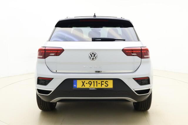 Volkswagen T-Roc 1.5 TSI Sport | Panorama dak | Adaptive Cruise Control | Stoelverwarming | Elektrische kofferklep | Afneembare trekhaak | 18'' LM Velgen | Full LED