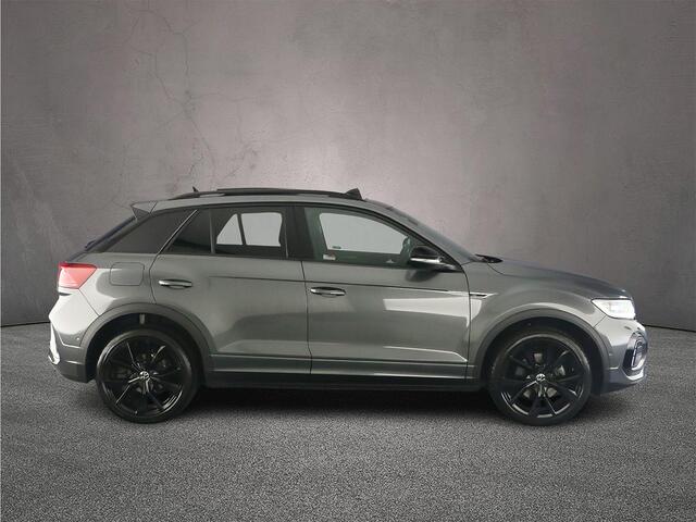 Volkswagen T-Roc R-Line Edition 1.5 TSI 150pk DSG Automaat Trekhaak, Panoramadak, Beats audio, Adaptive cruise control, Achteruitrijcamera, Black Style, LED matrix koplampen