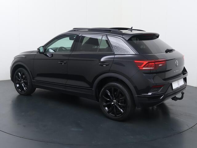 Volkswagen T-Roc 1.5 TSI Sport | Trekhaak | Panoramadak | Navigatiesysteem | Voorstoelen verwarmd |