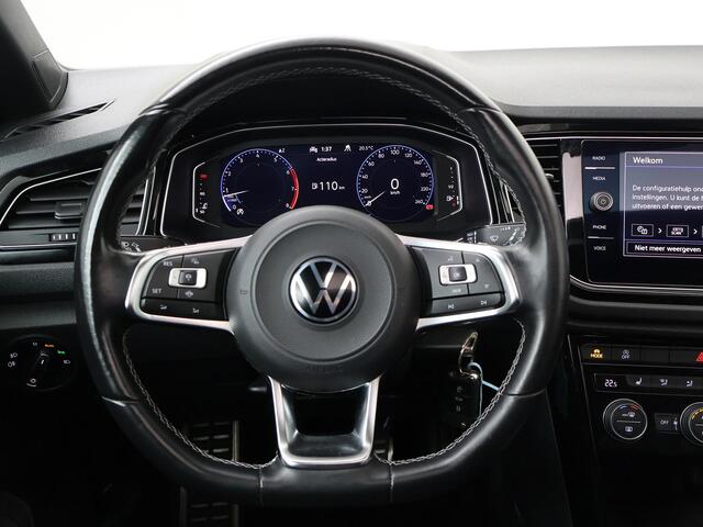 Volkswagen T-Roc 1.5 TSI Sport | Trekhaak | Panoramadak | Navigatiesysteem | Voorstoelen verwarmd |
