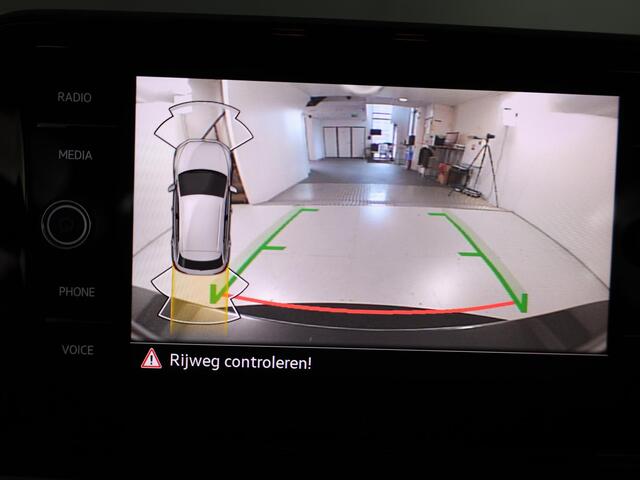 Volkswagen T-Roc 1.5 TSI Life Edition 150PK DSG | Verlengde garantie | Achteruitrijcamera | Climate control |