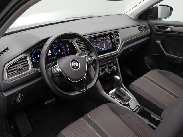 Volkswagen T-Roc 1.5 TSI 150 pk DSG Sport Business R | Panoramadak | Trekhaak | Stoelverwarming | Adaptive Cruise | Achteruitrijcamera | 17 inch
