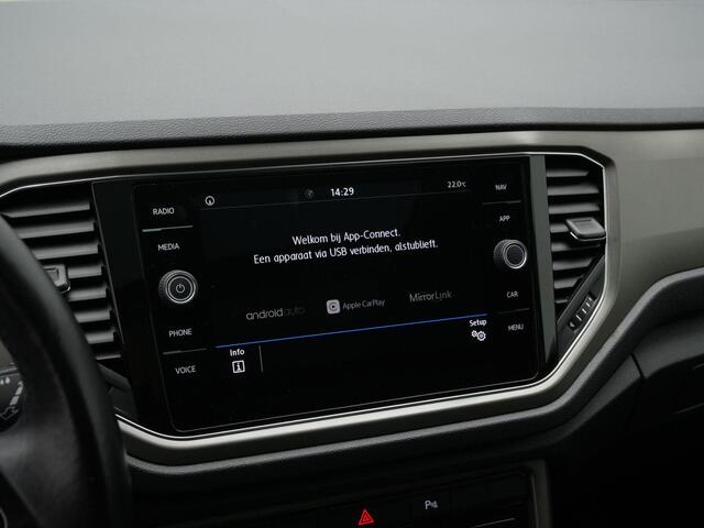 Volkswagen T-Roc 1.5 TSI 150 pk DSG Sport Business R | Panoramadak | Trekhaak | Stoelverwarming | Adaptive Cruise | Achteruitrijcamera | 17 inch