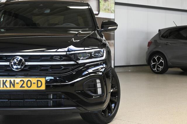 Volkswagen T-Roc 1.5 TSI 150pk R-Line | IQ. Light | Trekhaak | Black pack | NET BIJ ONS BINNEN, DE AUTO MOET NOG WORDEN GEPOETST 100% (Dealer) onderhouden label