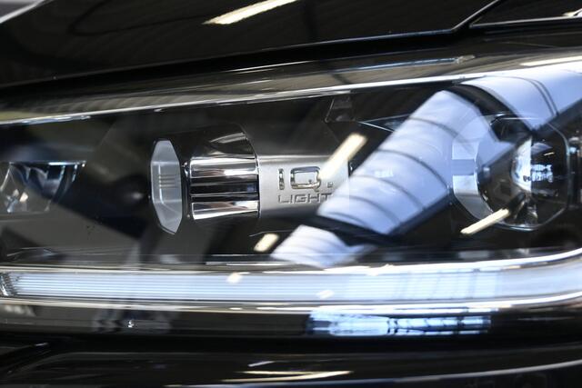 Volkswagen T-Roc 1.5 TSI 150pk R-Line | IQ. Light | Trekhaak | Black pack | NET BIJ ONS BINNEN, DE AUTO MOET NOG WORDEN GEPOETST 100% (Dealer) onderhouden label