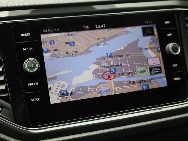 Volkswagen T-Roc 1.5TSI/150PK Sport · Camera · Adaptive Cruise Control · Navigatie · Stoelverwarming · LED