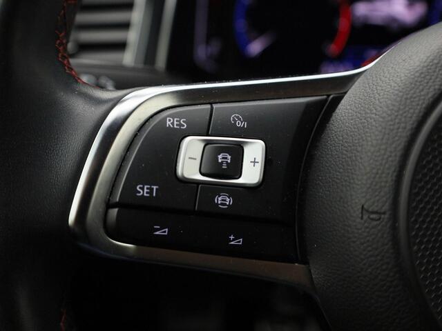 Volkswagen T-Roc 1.5TSI/150PK Sport · Camera · Adaptive Cruise Control · Navigatie · Stoelverwarming · LED