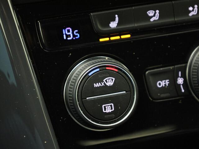 Volkswagen T-Roc 1.5TSI/150PK Sport · Camera · Adaptive Cruise Control · Navigatie · Stoelverwarming · LED