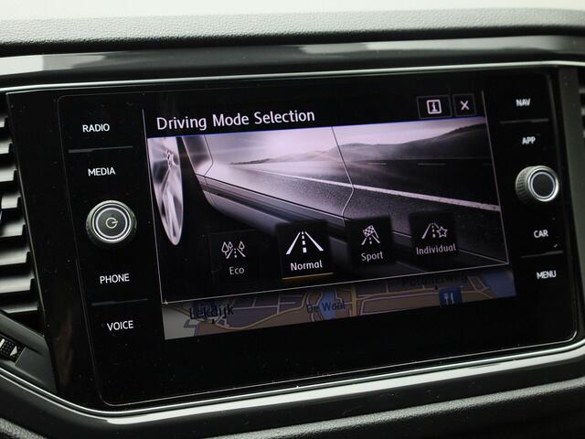 Volkswagen T-Roc 1.5TSI/150PK Sport · Camera · Adaptive Cruise Control · Navigatie · Stoelverwarming · LED