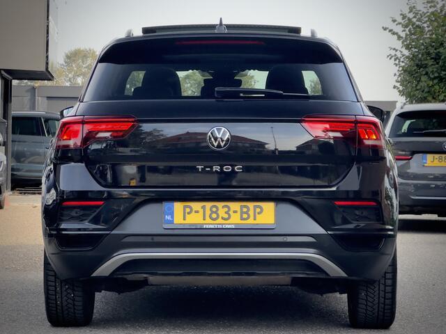 Volkswagen T-Roc 1.5 TSI AUT7 SPORT PANODAK NAVI CAMERA DIGI-DASH APPLE-CARPLAY LED LMV PDC