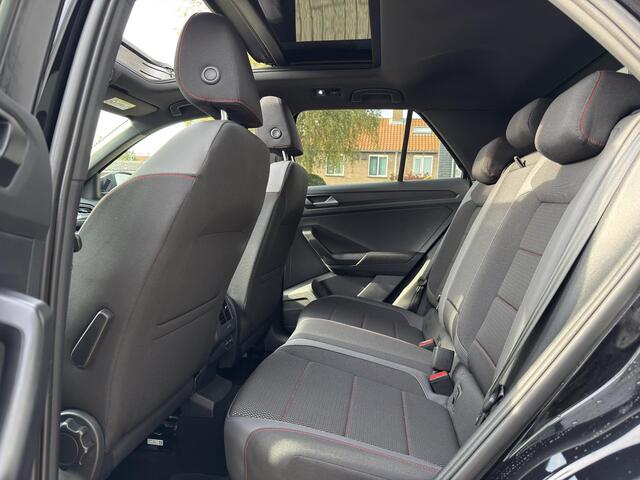 Volkswagen T-Roc 1.5 TSI Sport Automaat Pano Virtual Keyless