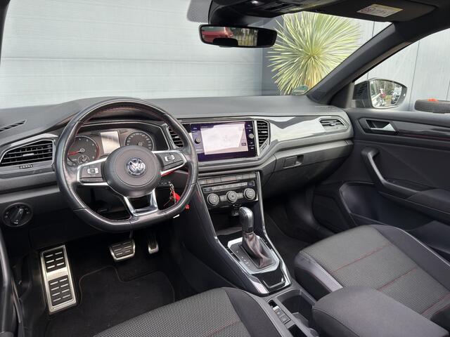 Volkswagen T-Roc 1.5 TSI R-line Trekhaak Pano Automaat ACC Camera