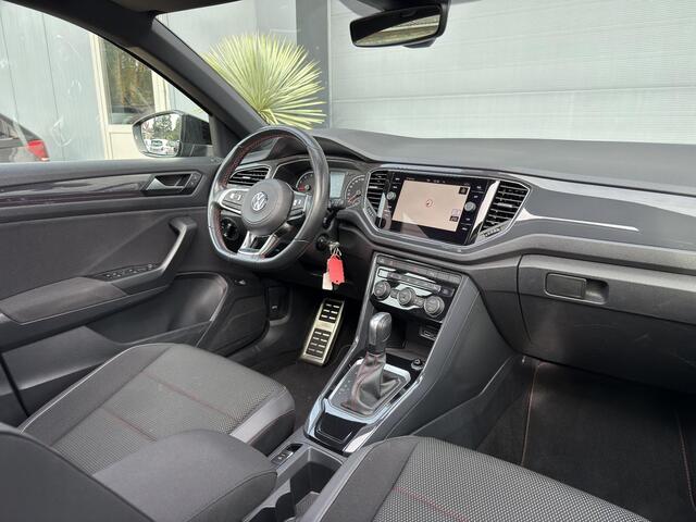 Volkswagen T-Roc 1.5 TSI R-line Trekhaak Pano Automaat ACC Camera