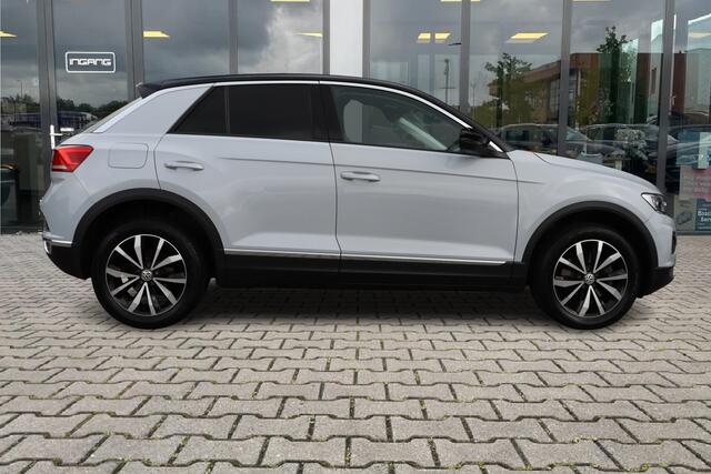 Volkswagen T-Roc 1.5 TSI Style | Camera | Trekhaak | Winter Pakket |
