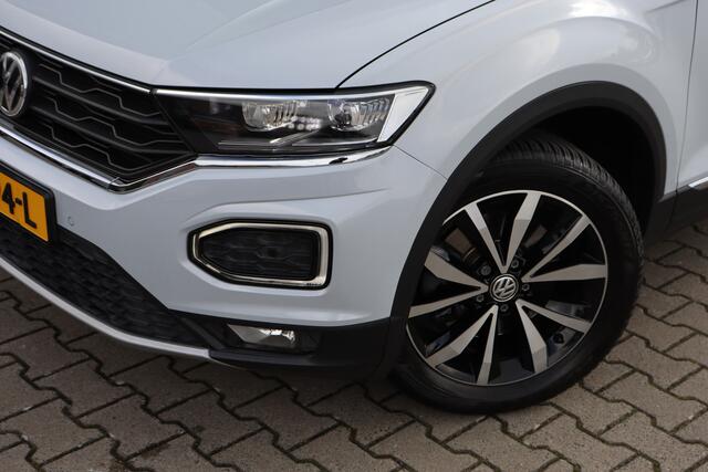Volkswagen T-Roc 1.5 TSI Style | Camera | Trekhaak | Winter Pakket |
