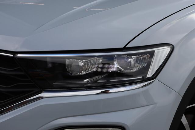 Volkswagen T-Roc 1.5 TSI Style | Camera | Trekhaak | Winter Pakket |