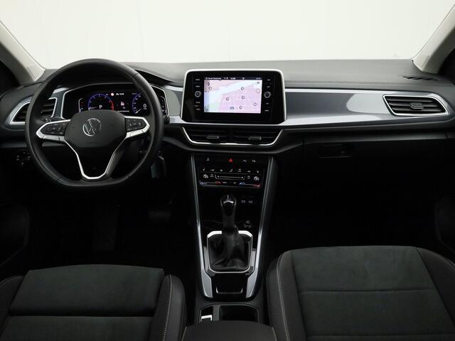 Volkswagen T-Roc 1.5TSI/150PK Style DSG · Navigatie · Massagefunctie · Apple/Android · Garantie tot januari 2027 of 100000km.