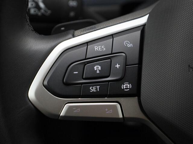 Volkswagen T-Roc 1.5TSI/150PK Style DSG · Navigatie · Massagefunctie · Apple/Android · Garantie tot januari 2027 of 100000km.