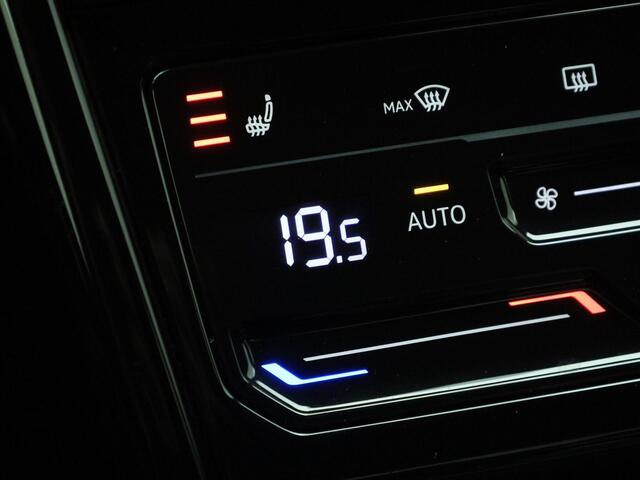 Volkswagen T-Roc 1.5TSI/150PK R-Line Blackstyle DSG · Camera · Navigatie · Apple/Android Car Play· Massagefunctie · Garantie tot januari 2026