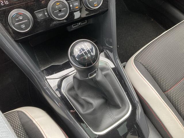 Volkswagen T-Roc 1.5 TSI/150PK Sport · Navigatie · Camera + Parkeersensoren · Panoramadak