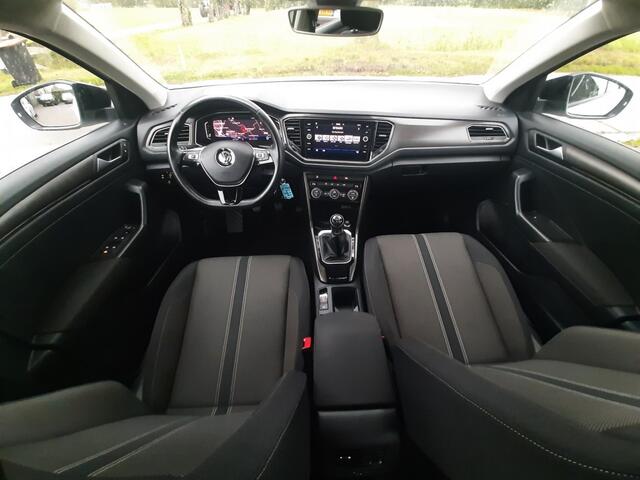 Volkswagen T-Roc 1.0 TSi 115pk R-Line Airco Navigatie Digitaal-Dashboard App-Connect BTW-auto