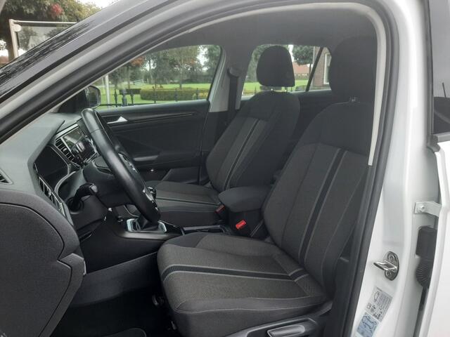 Volkswagen T-Roc 1.0 TSi 115pk R-Line Airco Navigatie Digitaal-Dashboard App-Connect BTW-auto