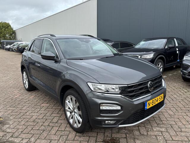 Volkswagen T-Roc 1.0 TSi 110 Pk Style | Cruise Control | Climate Control | Parkeersensoren | Bluetooth | Trekhaak | Camera | 18 inch | 79.729 Km!!