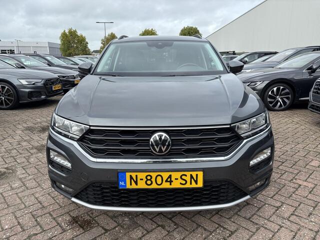 Volkswagen T-Roc 1.0 TSi 110 Pk Style | Cruise Control | Climate Control | Parkeersensoren | Bluetooth | Trekhaak | Camera | 18 inch | 79.729 Km!!
