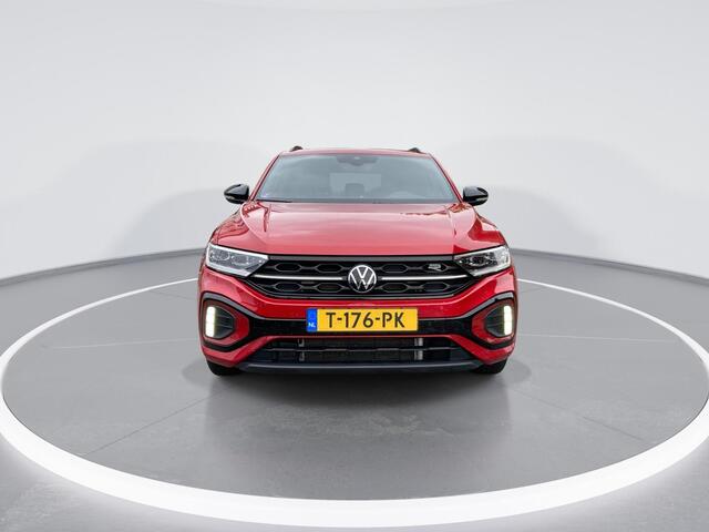 Volkswagen T-Roc 1.5 TSI 150pk DSG R-Line Blackstyle · Panoramadak · Camera · BEATS Audio · Dodehoeksensor · Keyless · Stoelverwarming · 19'' · Apple/Android Car Play · Garantie t/m 02-08-2027 of 100.000km