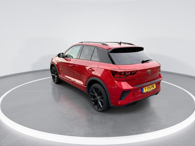 Volkswagen T-Roc 1.5 TSI 150pk DSG R-Line Blackstyle · Panoramadak · Camera · BEATS Audio · Dodehoeksensor · Keyless · Stoelverwarming · 19'' · Apple/Android Car Play · Garantie t/m 02-08-2027 of 100.000km