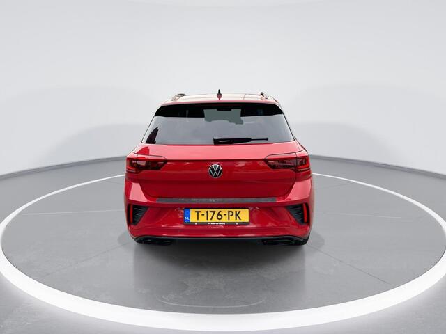 Volkswagen T-Roc 1.5 TSI 150pk DSG R-Line Blackstyle · Panoramadak · Camera · BEATS Audio · Dodehoeksensor · Keyless · Stoelverwarming · 19'' · Apple/Android Car Play · Garantie t/m 02-08-2027 of 100.000km