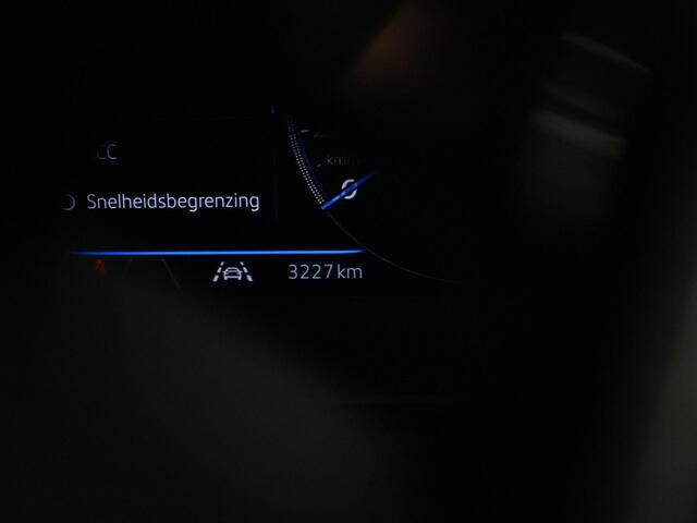 Volkswagen T-Roc 1.5 TSI 150 pk DSG R-Line Edition | Panoramadak | Stuur-/stoelverwarming | Achteruitrijcamera | Apple Carplay / Android Auto