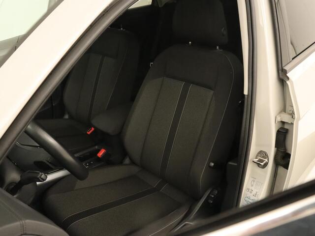 Volkswagen T-Roc 1.5 TSI Life Bns | Camera | Navigatie | Stoelverwarming | Carplay | Getint glas | Adaptive cruise | Climate control