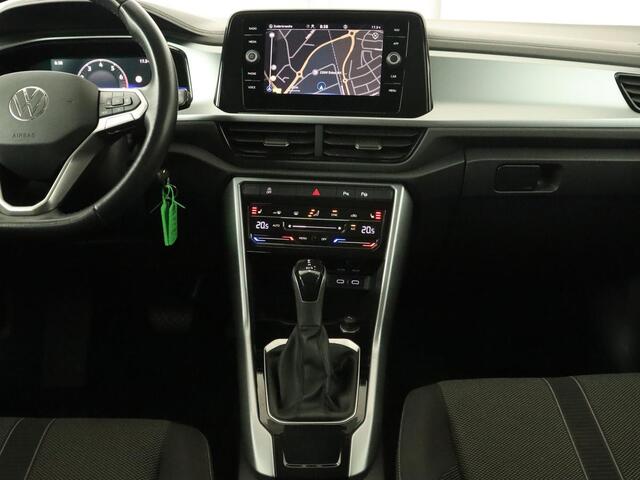 Volkswagen T-Roc 1.5 TSI Life Bns | Camera | Navigatie | Stoelverwarming | Carplay | Getint glas | Adaptive cruise | Climate control