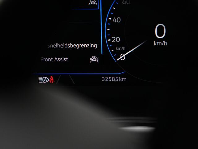 Volkswagen T-Roc 1.5 TSI 150 pk DSG Life | Trekhaak | Stoelverwarming | Carplay | Parkeersensoren voor/achter | Adaptive Cruise