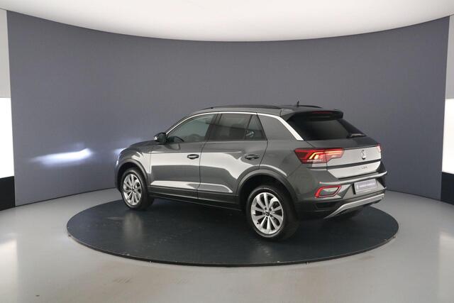 Volkswagen T-Roc Life Edition 1.0 TSI 115pk Adaptive cruise control, Achteruitrijcamera, Stoelverwarming, LED koplampen, Parkeersensoren, Airco, DAB, Radio, App connect
