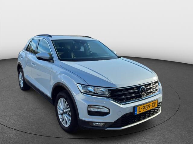 Volkswagen T-Roc 1.0 TSI Style [ Adaptive cruise Navigatie ]
