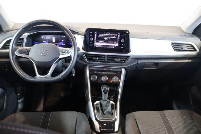 Volkswagen T-Roc 1.5 TSI (110kW/150 pk) DSG-7 AUT. ** LED, VIRTUAL, LANE ASS, TREKH, 17-inch LMV, PRIVACY ** 1e EIG - UNFALLFREI ** ** INFORMEER OOK NAAR ONZE AANTREKKELIJKE FINANCIAL-LEASE TARIEVEN **