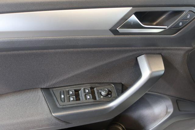 Volkswagen T-Roc 1.5 TSI (110kW/150 pk) DSG-7 AUT. ** LED, VIRTUAL, LANE ASS, TREKH, 17-inch LMV, PRIVACY ** 1e EIG - UNFALLFREI ** ** INFORMEER OOK NAAR ONZE AANTREKKELIJKE FINANCIAL-LEASE TARIEVEN **