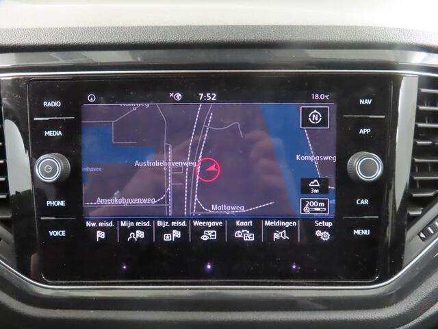 Volkswagen T-Roc 1.5 TSI 150pk Style Half Leer Navi Digi Dash Parkeersensoren Privacy Glass Dealeronderhouden